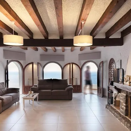 Vila Primera Linea *