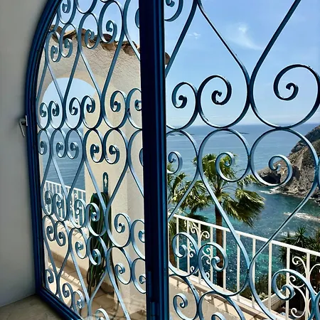 Primera Linea Villa